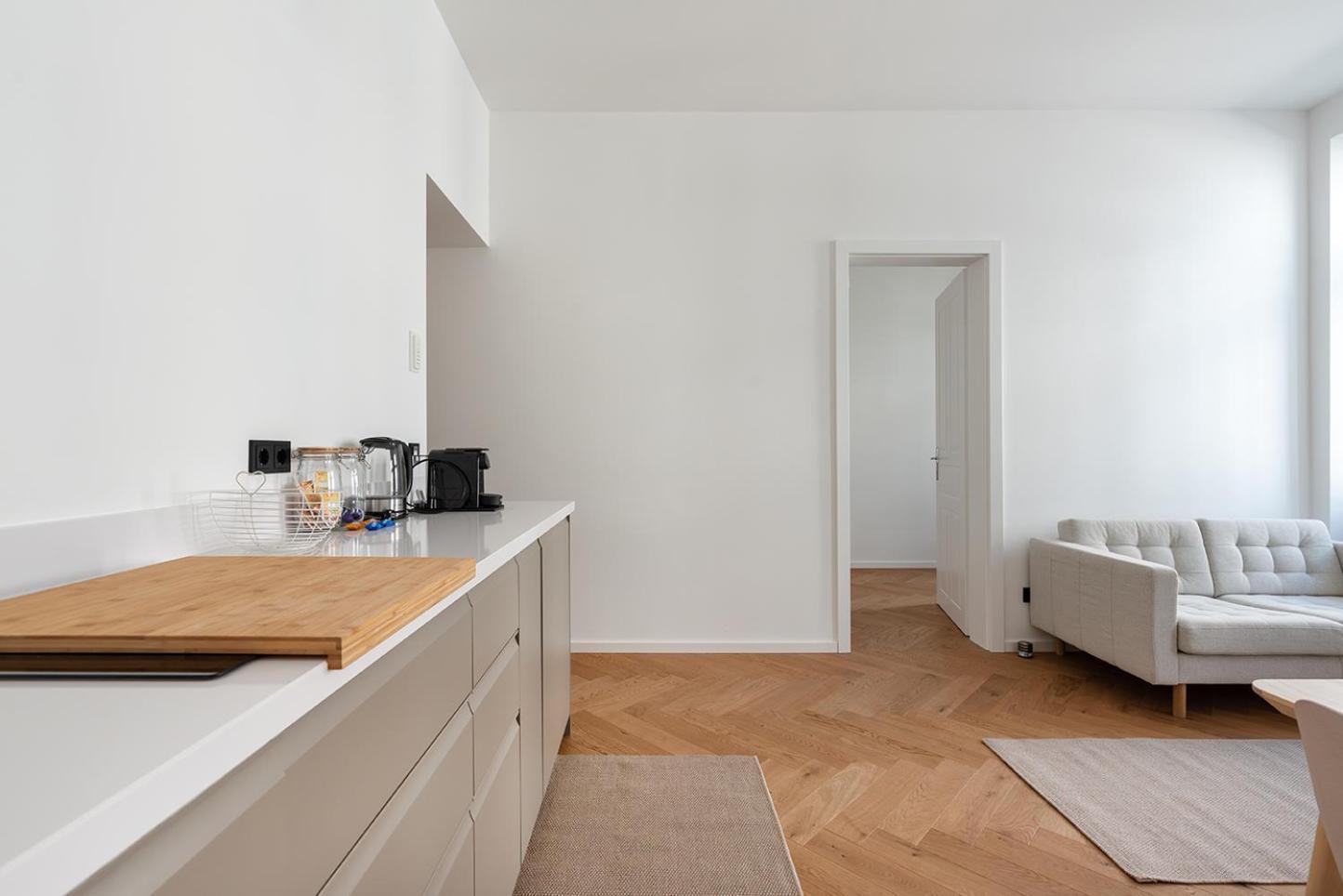 Modern Wohnen Im Renovierten Stil-altbau * Wien